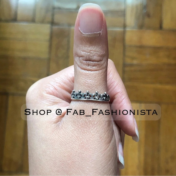 Sterling Silver Princess Crown ring size - Picture 5 of 7